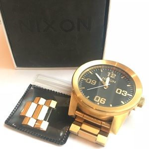 🖤Nixon the corporal Gold w black dial